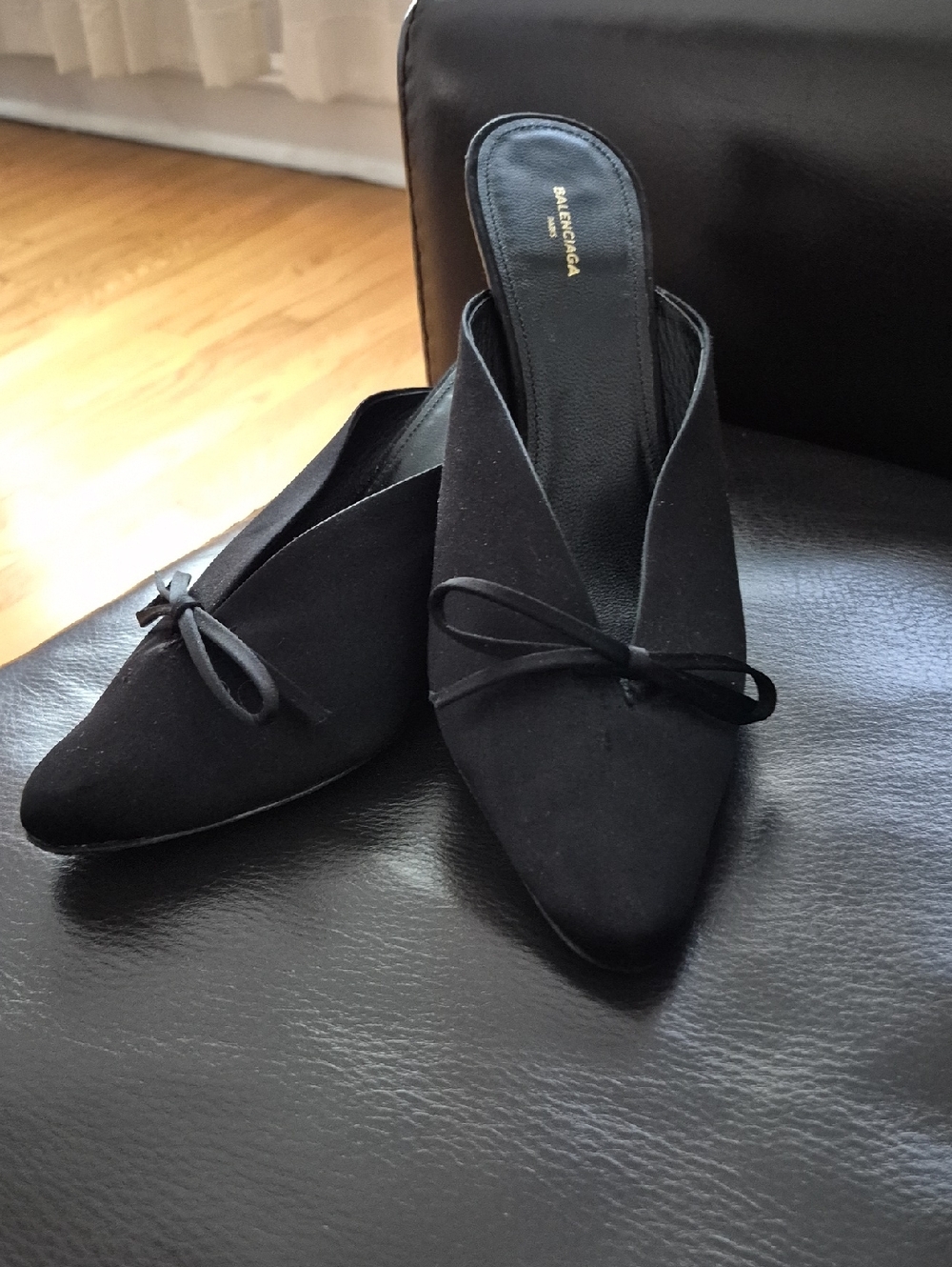 Authentic Balenciaga Women’s Black Pointed Bow Mules sz 41